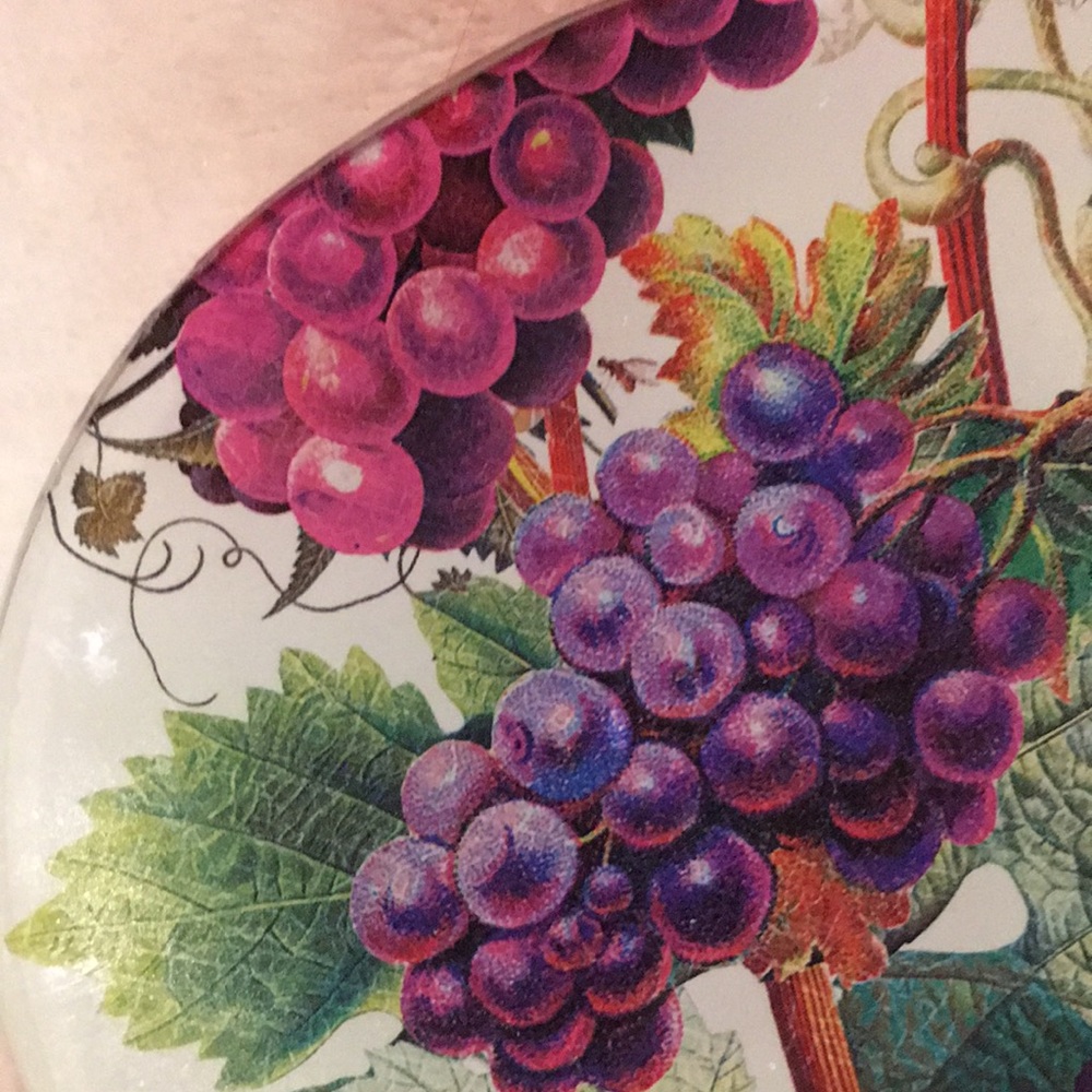 Botanical Grapes Floral Glass Oval Soap Trinket Dish NWT no box 5” X 6.25” - Picture 2 of 12